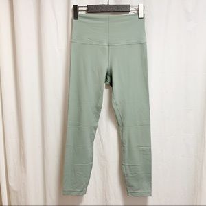 Lululemon Athletica Aligns "Palm Court" Size 6